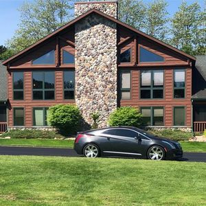 Meet your Posher, Javier